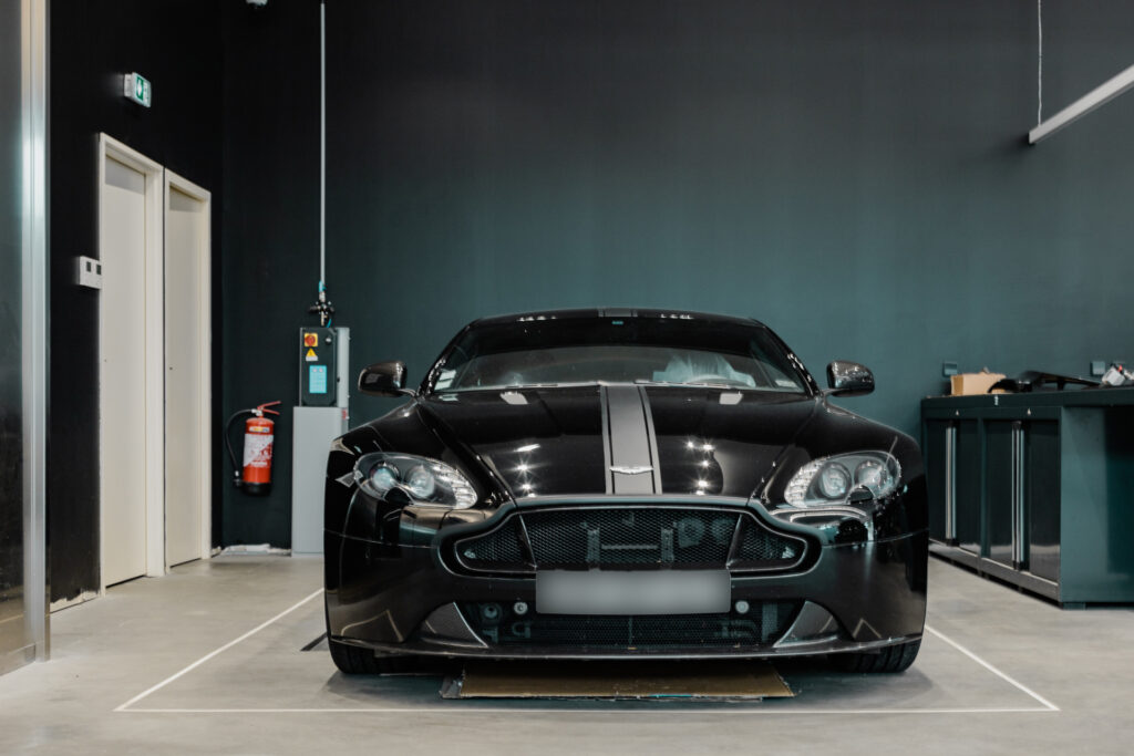 Aston-Martin carrosserie Cyjade Perpignan